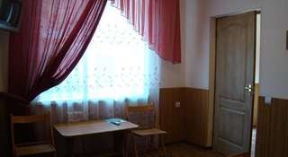 Гостиница Vstrecha Судак Бюджетный двухместный номер с 2 отдельными кроватями-2